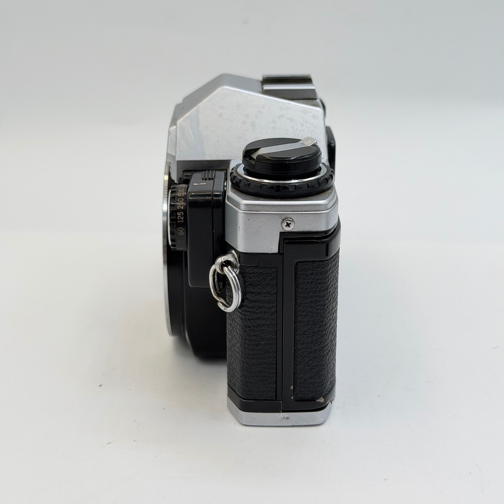 Olympus OM10 35mm Film SLR Camera Body Silver Black with Manual Adapter TESTED - Picture 3 of 12